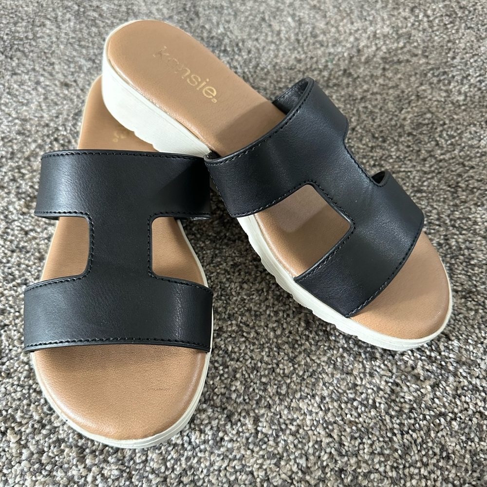 Kensie Women's Strap Sandals Elena - Size 6
Pre-Loved
